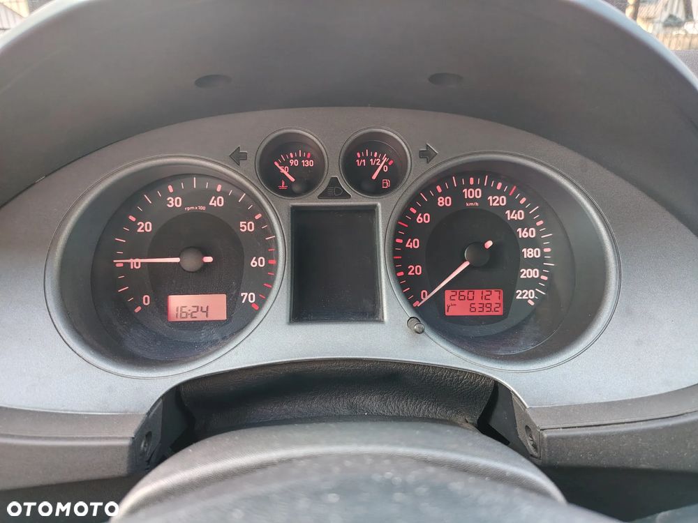 Seat Ibiza SC 1.4 16V Sport - 12