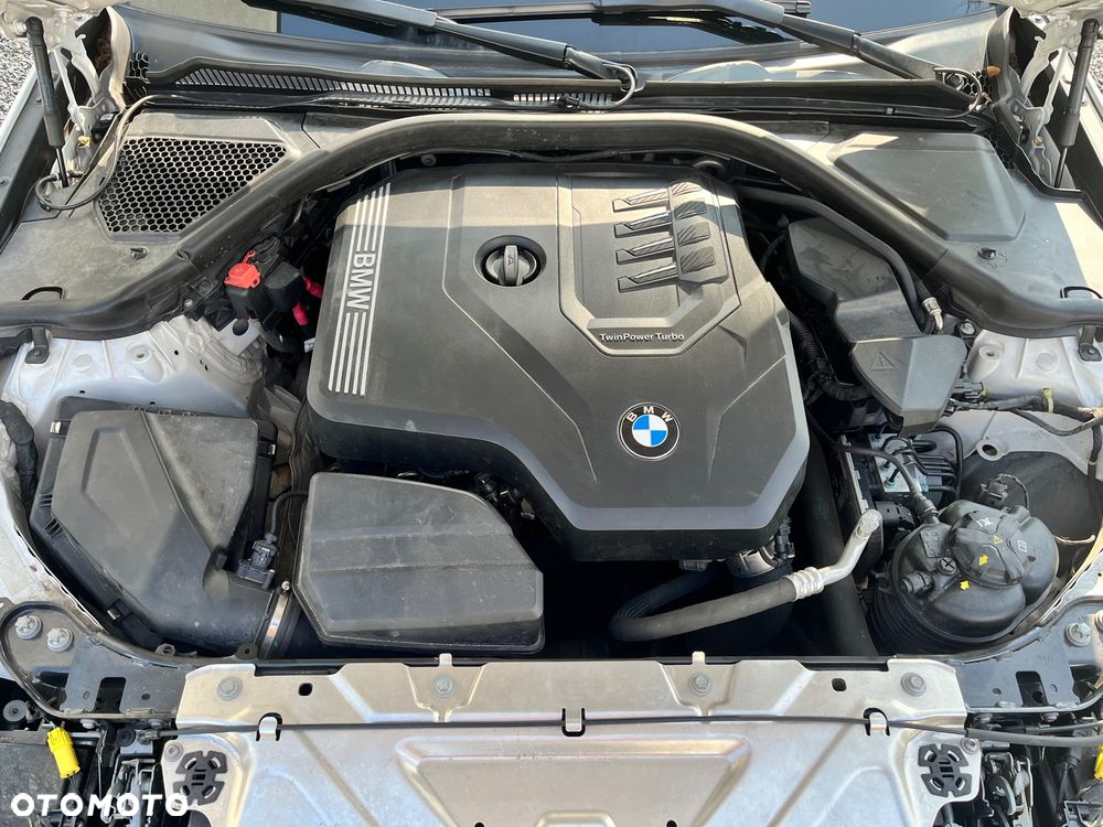BMW Seria 3 318i - 11