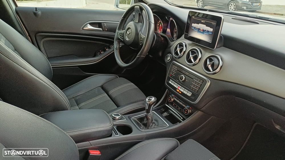 Mercedes-Benz GLA 180 d Urban - 10
