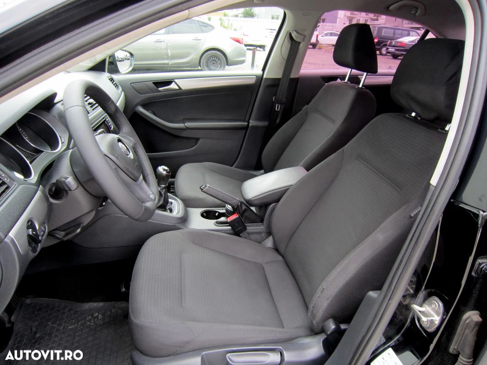 Volkswagen Jetta 2.0 TDI Comfortline - 9