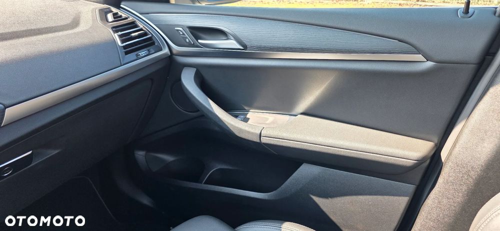 BMW X3 xDrive30i - 16