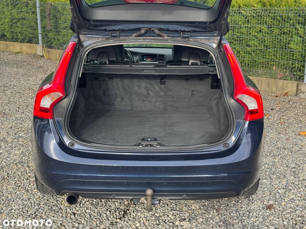Volvo V60 D2 Summum - 28