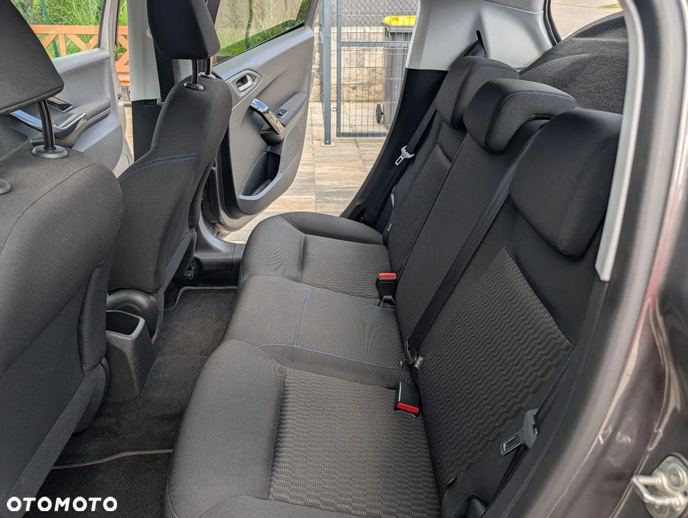 Peugeot 208 PureTech 82 Start & Stop Allure - 7