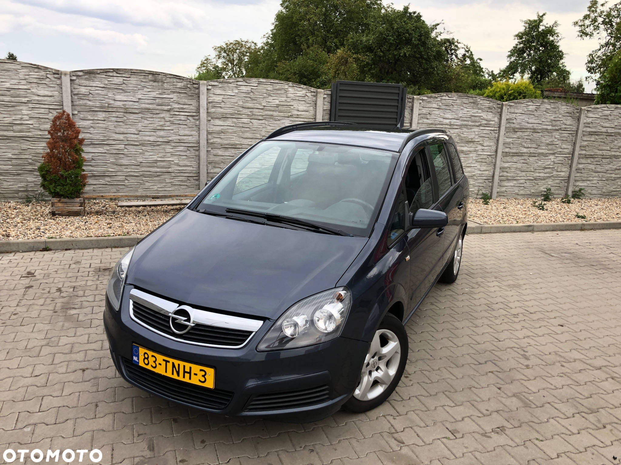 Opel Zafira 1.8 Cosmo - 32