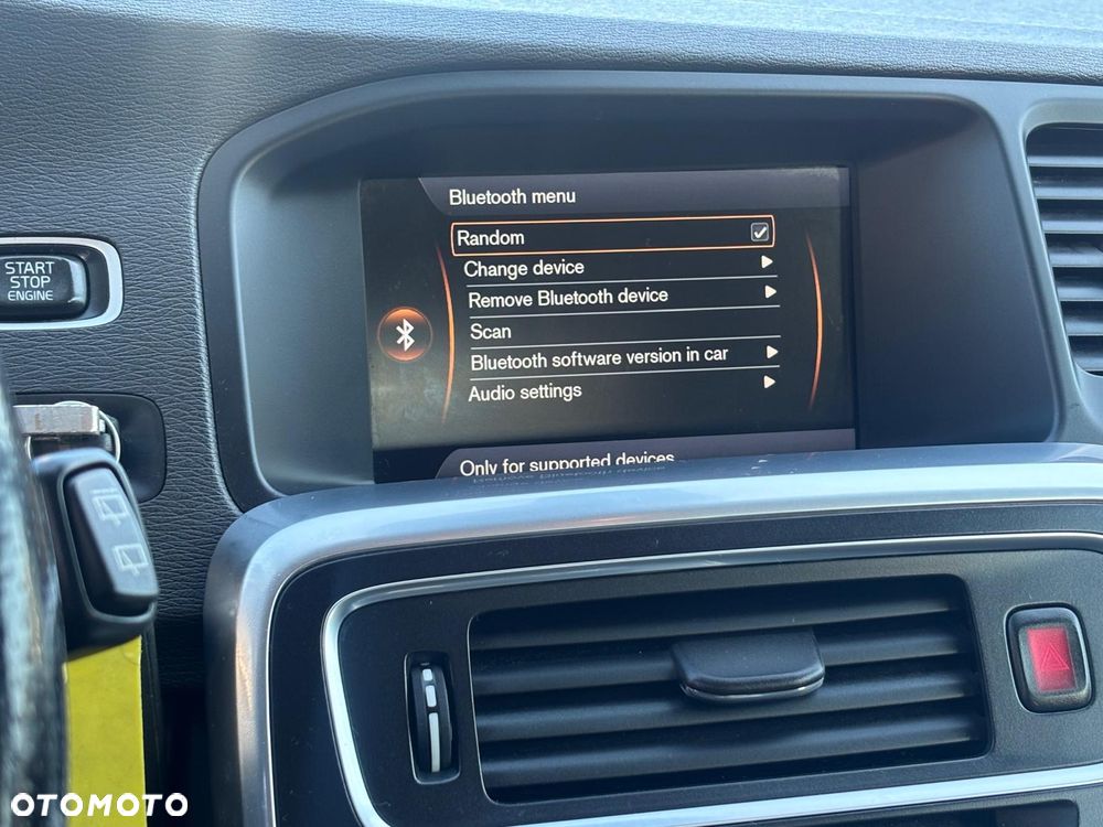 Volvo V60 D3 R-Design - 29