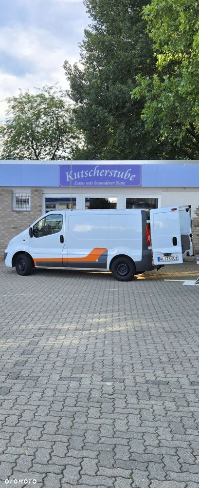 Opel Vivaro - 1