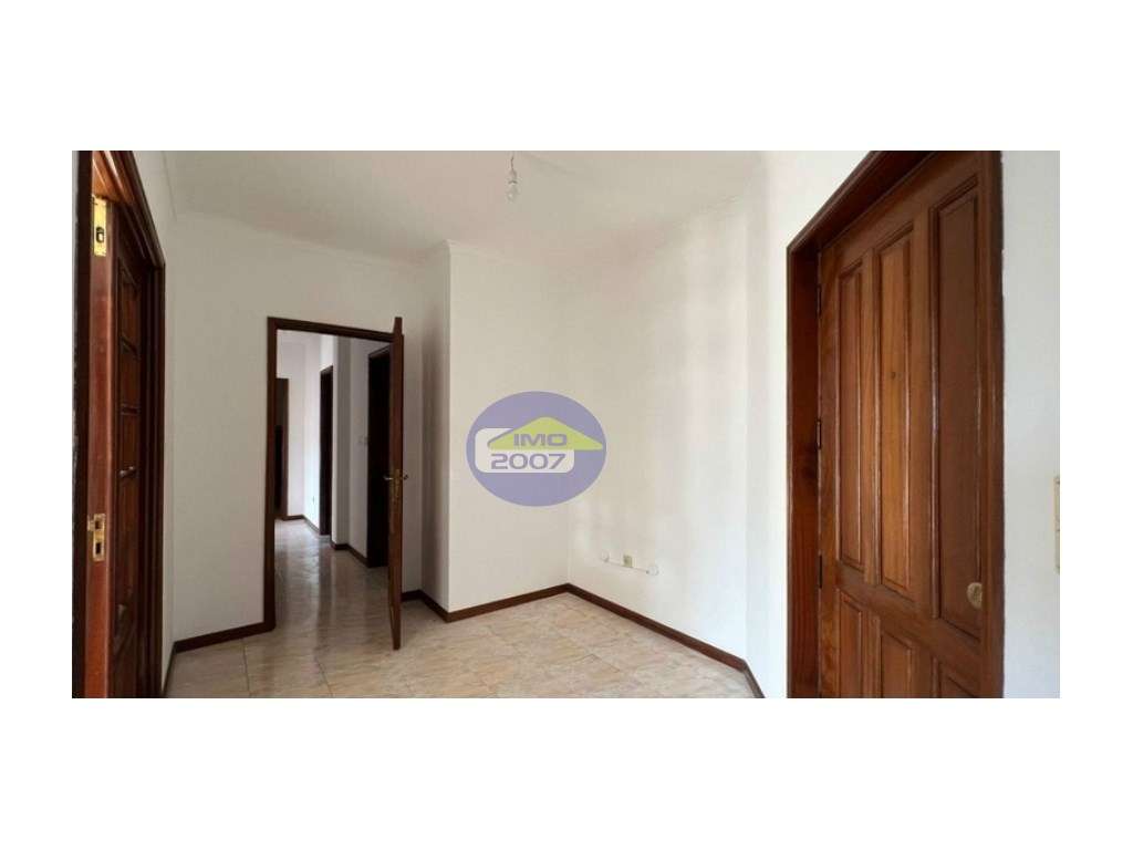 Apartamento T2 em Vilar de Andorinho - Grande imagem: 4/15