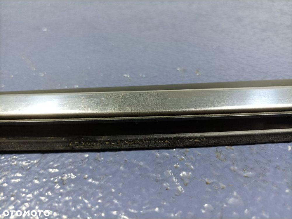 MAZDA 6 III GJ LIFT LISTWA ZGARNIAJĄCA SZYBY DRZWI PRZÓD LEWY - 9