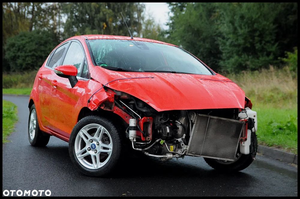 Ford Fiesta 1.0 EcoBoost S&S TITANIUM - 2