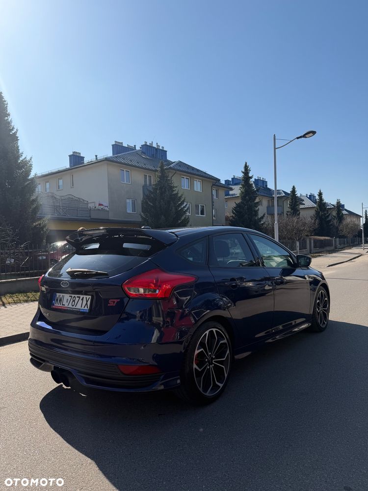 Ford Focus ST - 5