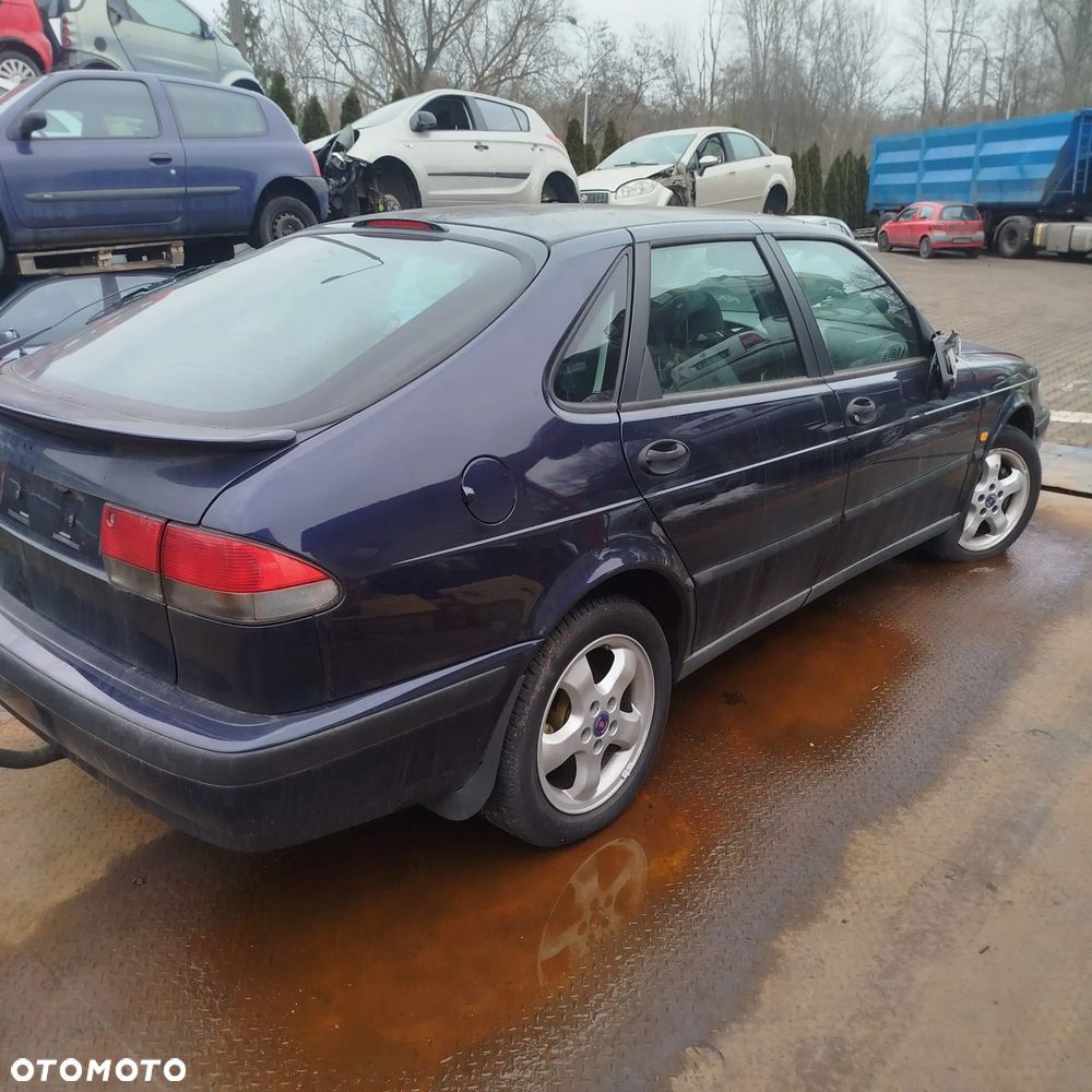 Saab 93 na części . - 9