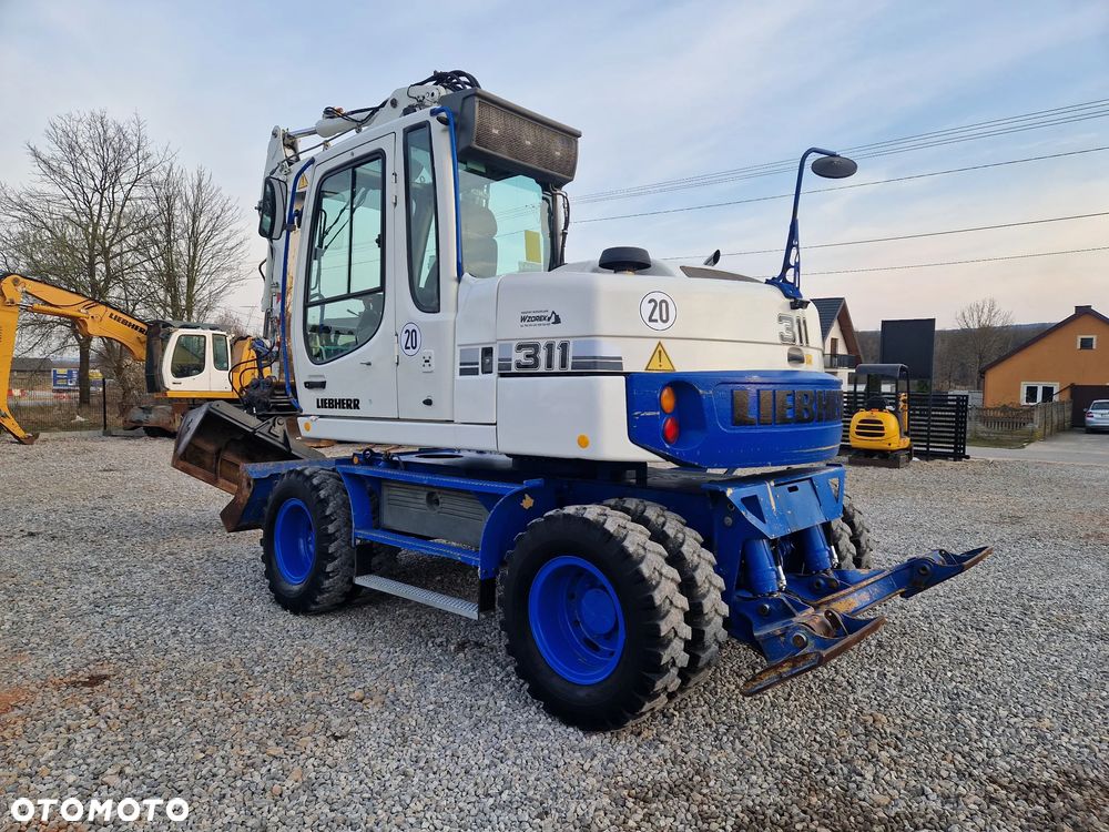 Liebherr A 311 - 3