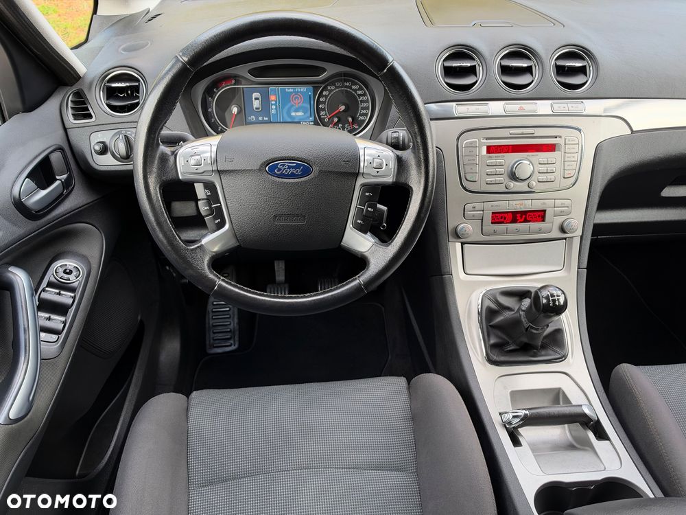 Ford S-Max 2.0 Titanium - 24