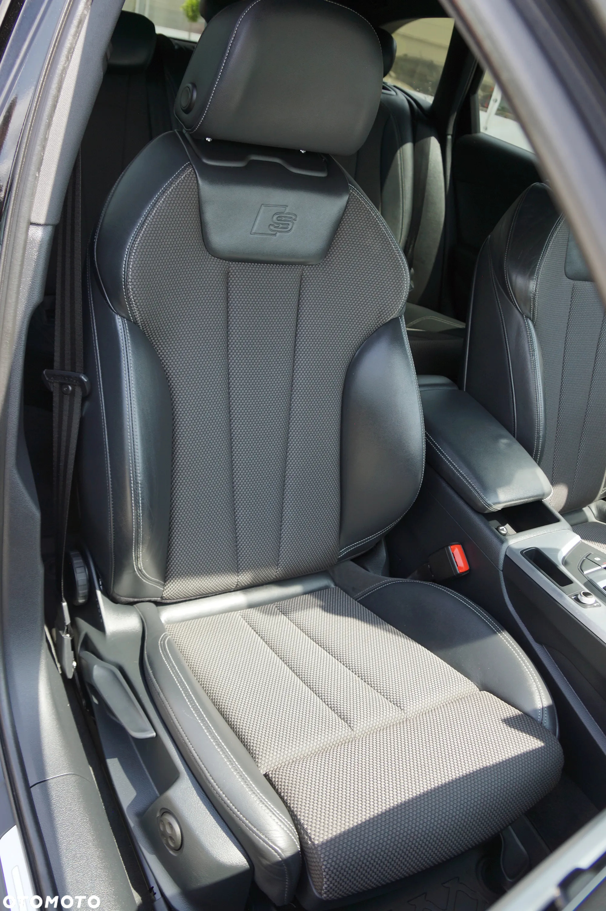 Audi A4 2.0 TDI S tronic - 31