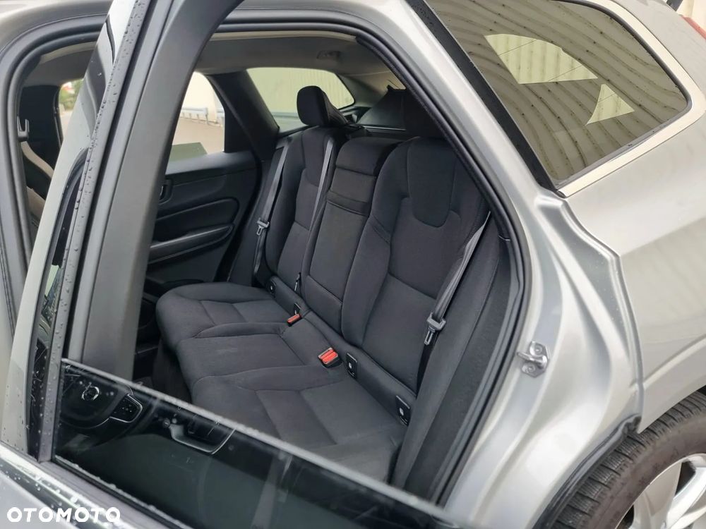 Volvo XC 60 D5 SCR AWD Momentum - 18