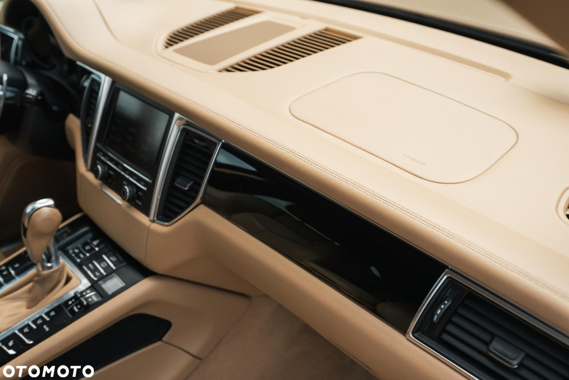 Porsche Macan - 31