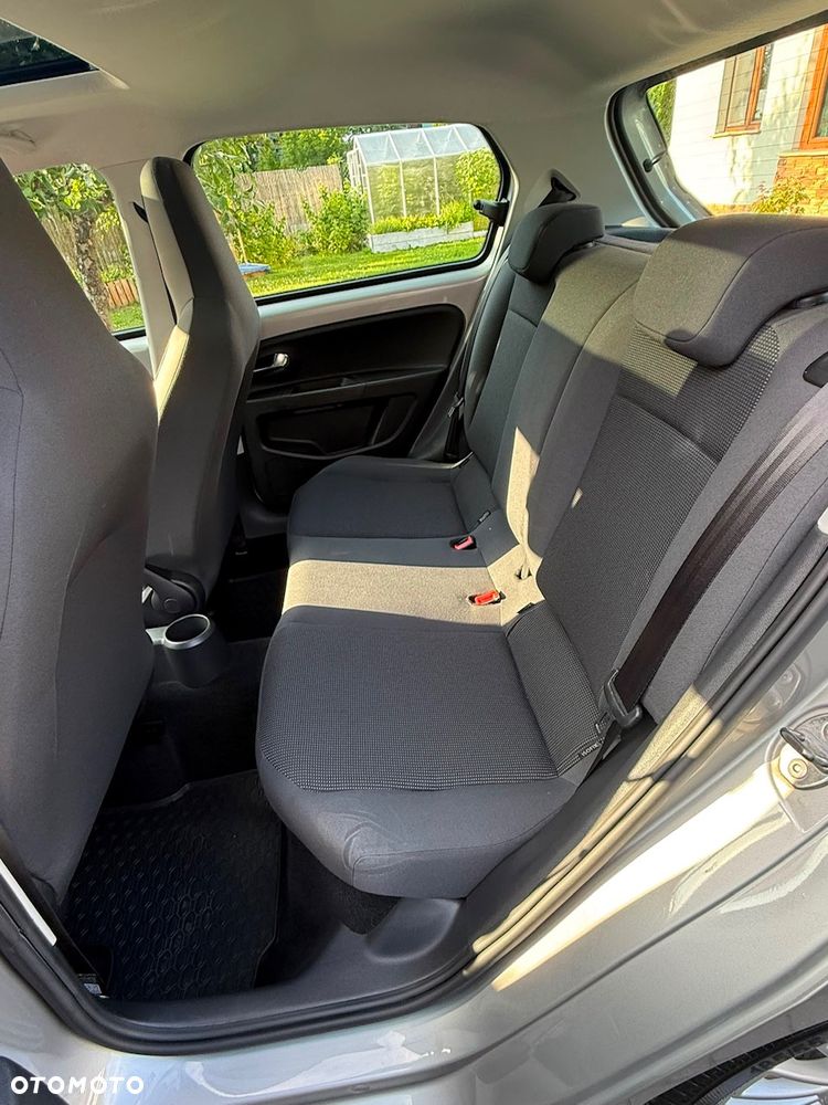 Volkswagen up! 1.0 high - 8