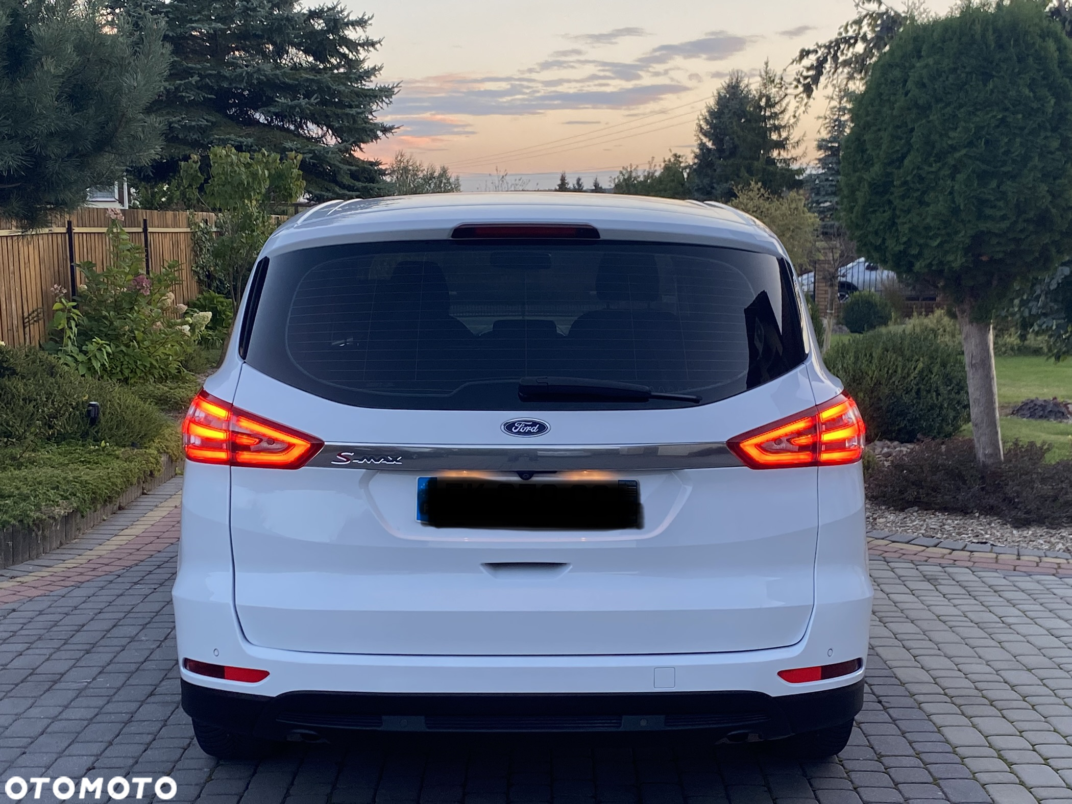 Ford S-Max - 11