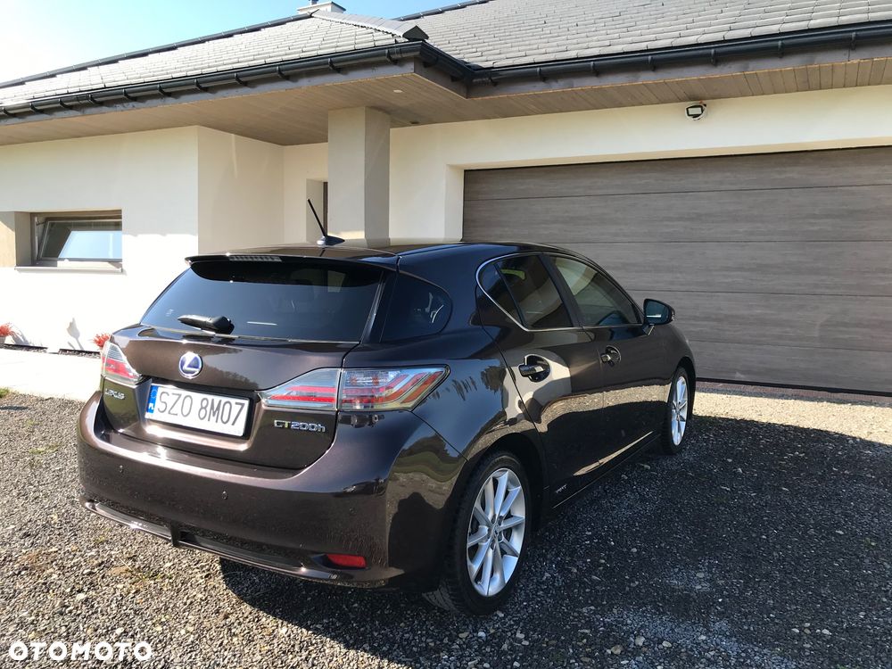 Lexus CT 200h Prestige - 10