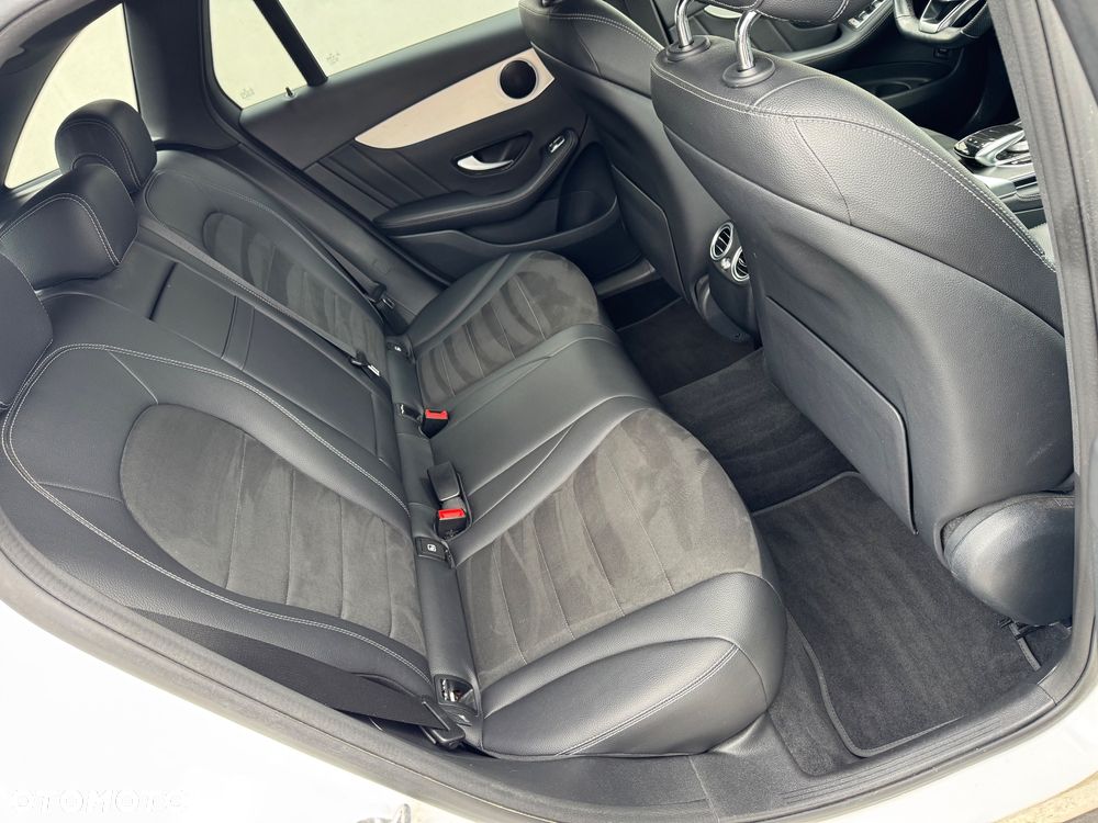 Mercedes-Benz GLC 250 4Matic 9G-TRONIC AMG Line - 26