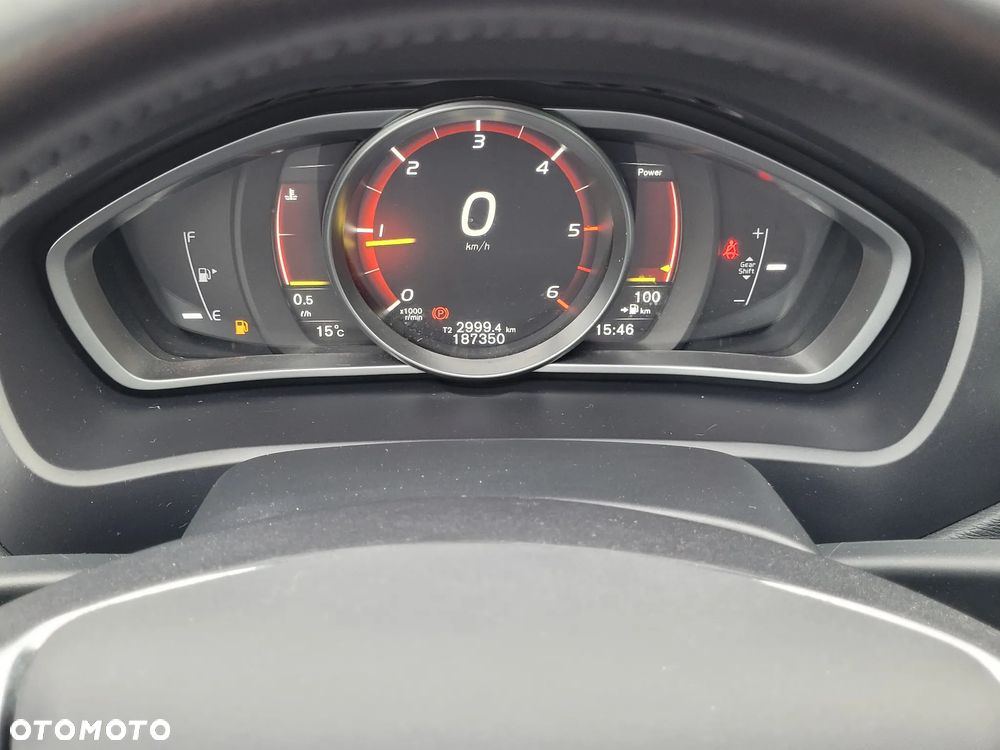 Volvo V40 Cross Country D2 Momentum - 19