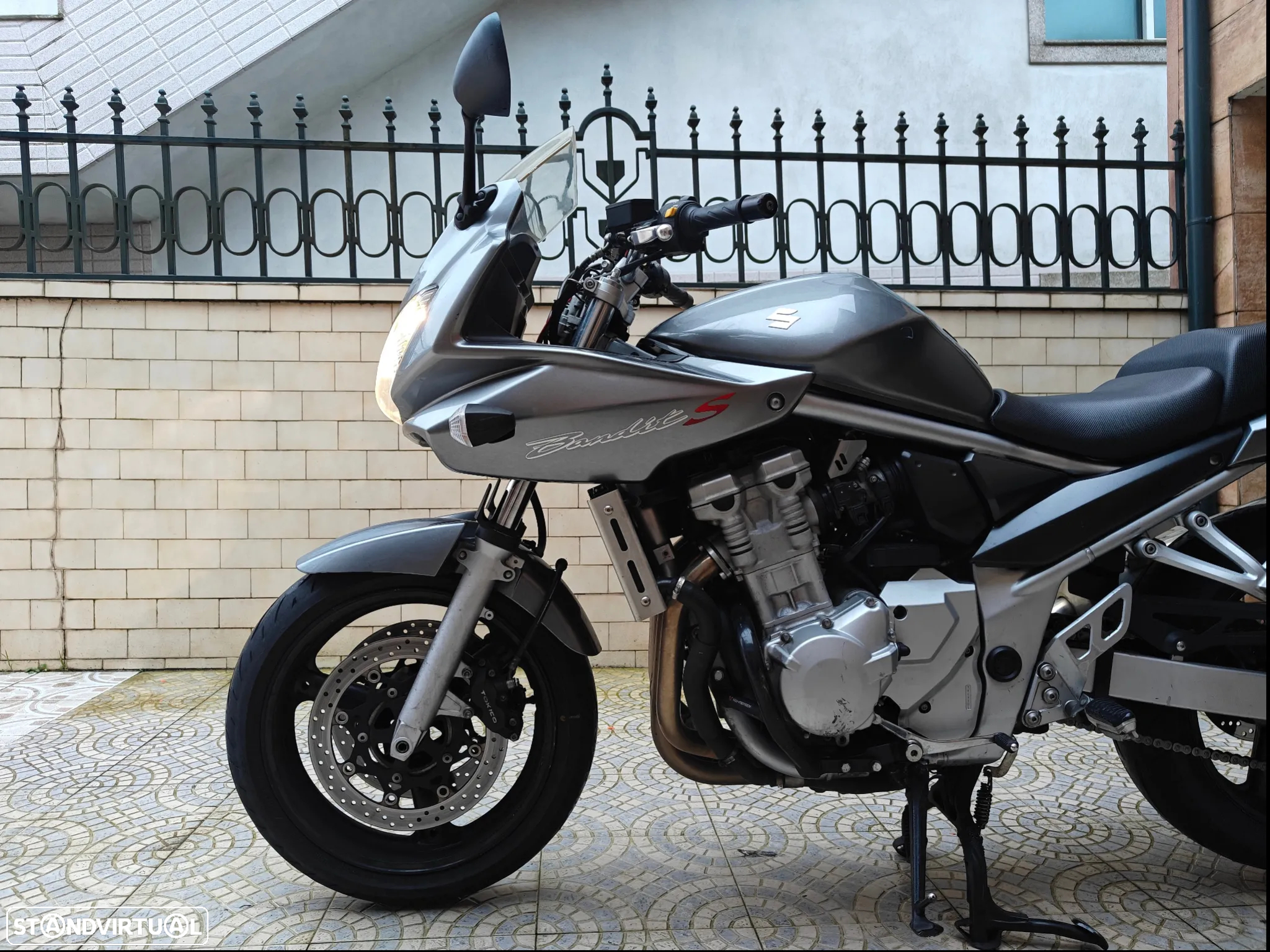 Suzuki Bandit S - 4