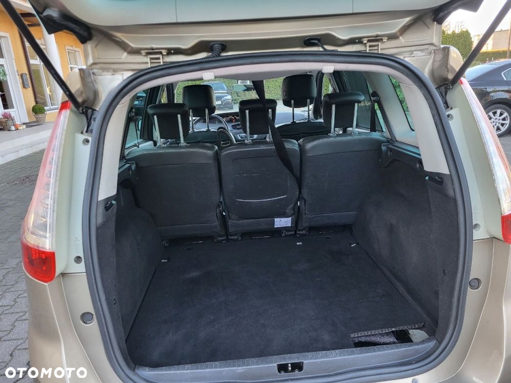 Renault Grand Scenic - 28