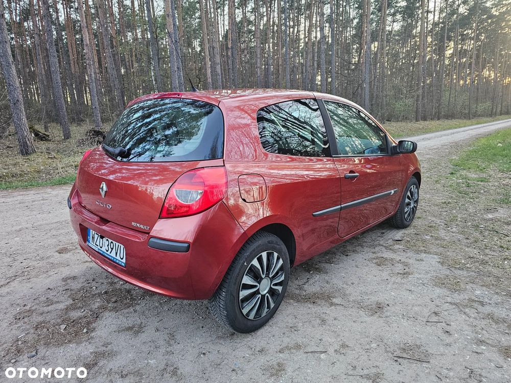 Renault Clio - 17