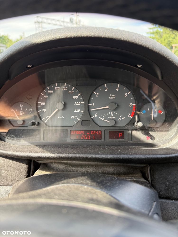 BMW Seria 3 325 Ci - 13