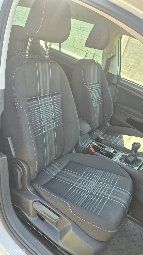 Volkswagen Golf - 20