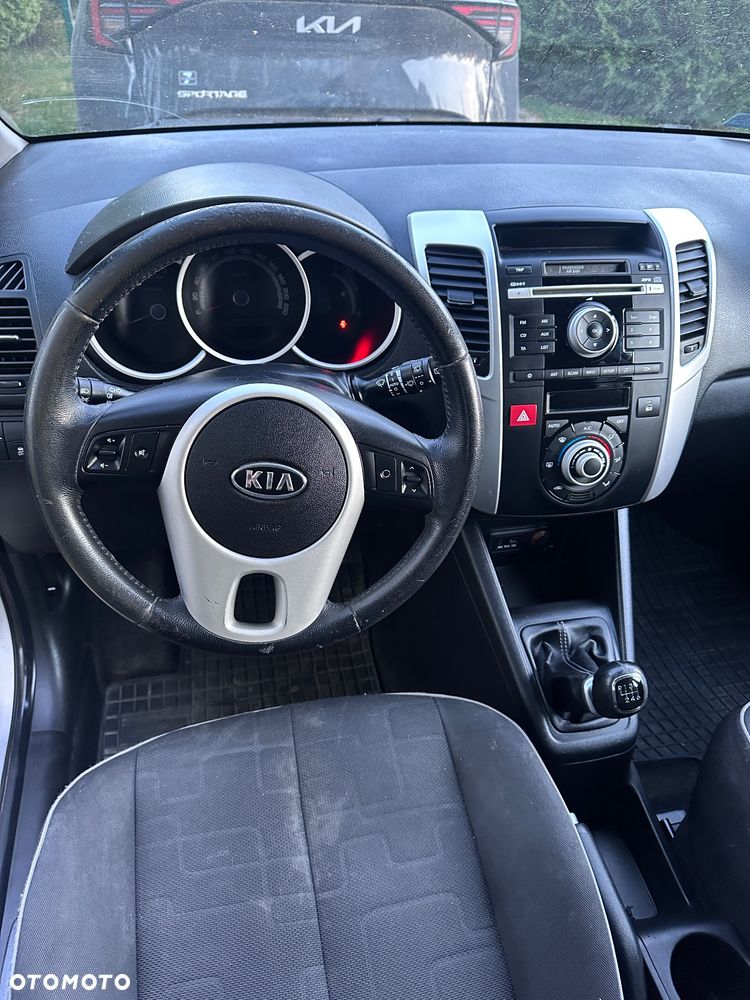 Kia Venga - 14