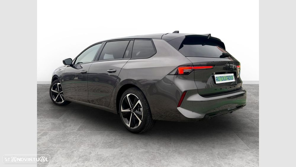 Opel Astra Sports Tourer - 2