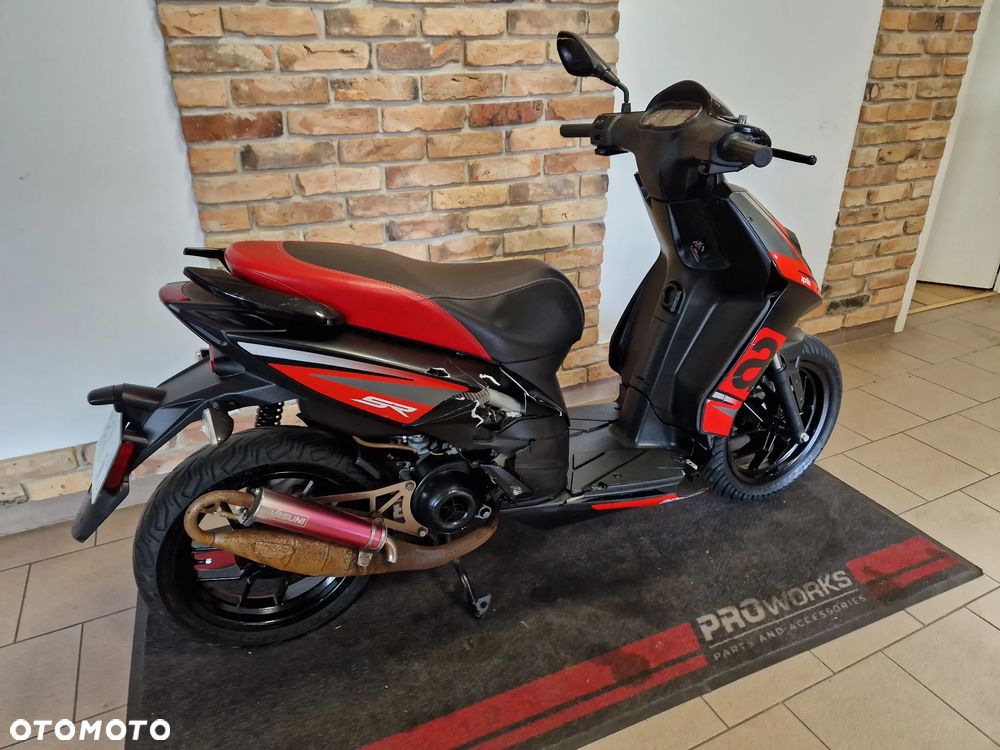 Aprilia SR - 9