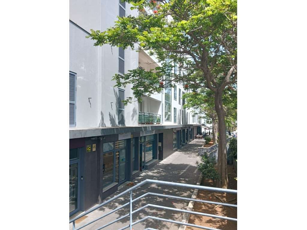 vende- se Apartamento T2 nas Madalenas 
Inserido numa zona moderna... - Grande imagem: 2/2