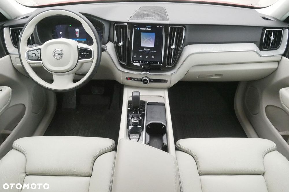 Volvo XC 60 B5 B AWD Plus Bright - 8