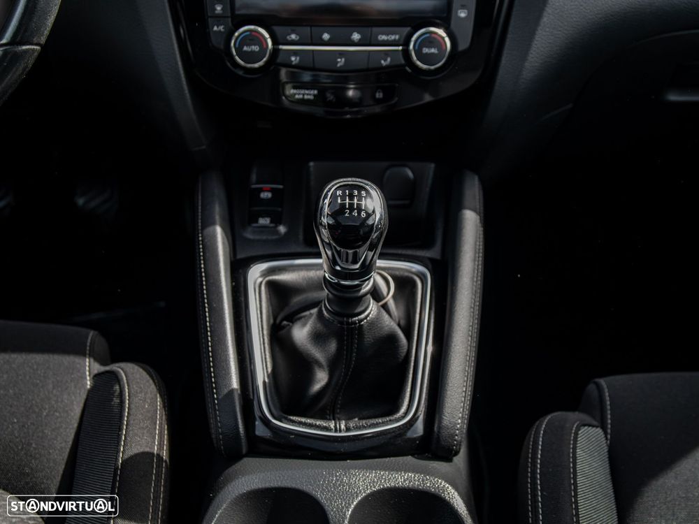 Nissan Qashqai 1.3 DIG-T N-Connecta J18 - 21