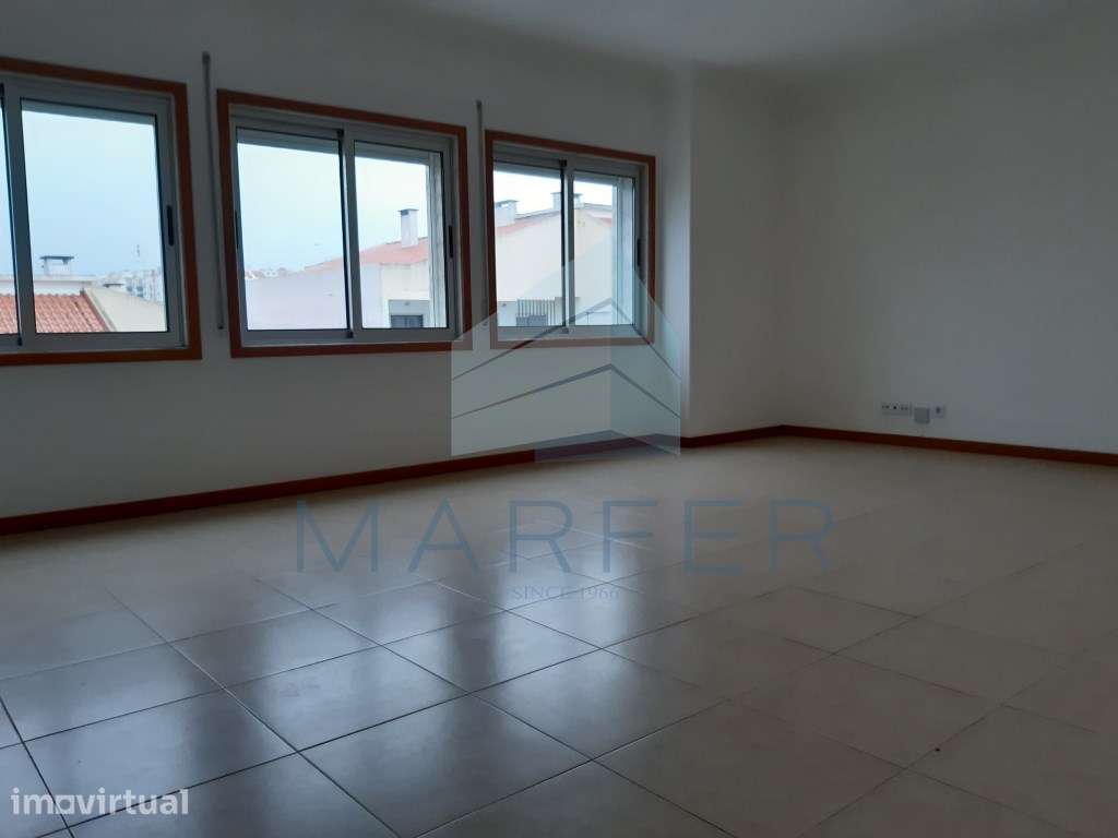 Apartamento T3 em Sta. Iria Azoia - Grande imagem: 3/9