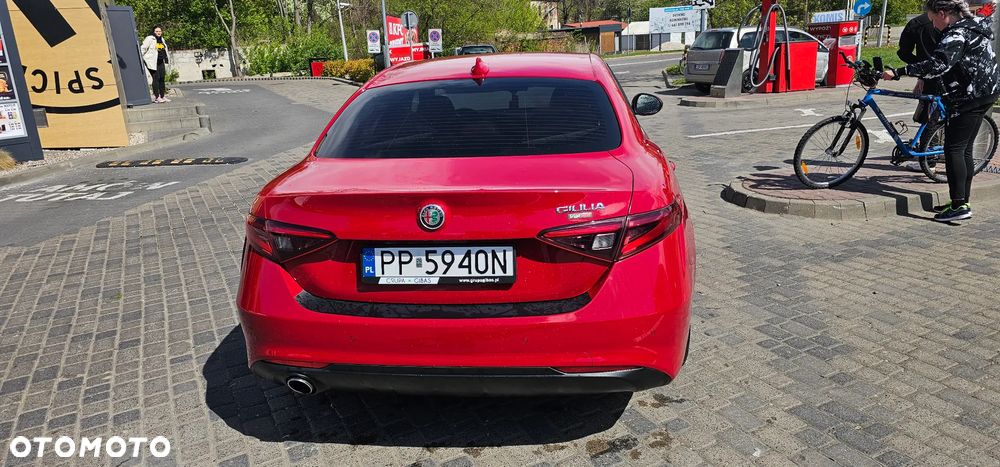 Alfa Romeo Giulia - 9