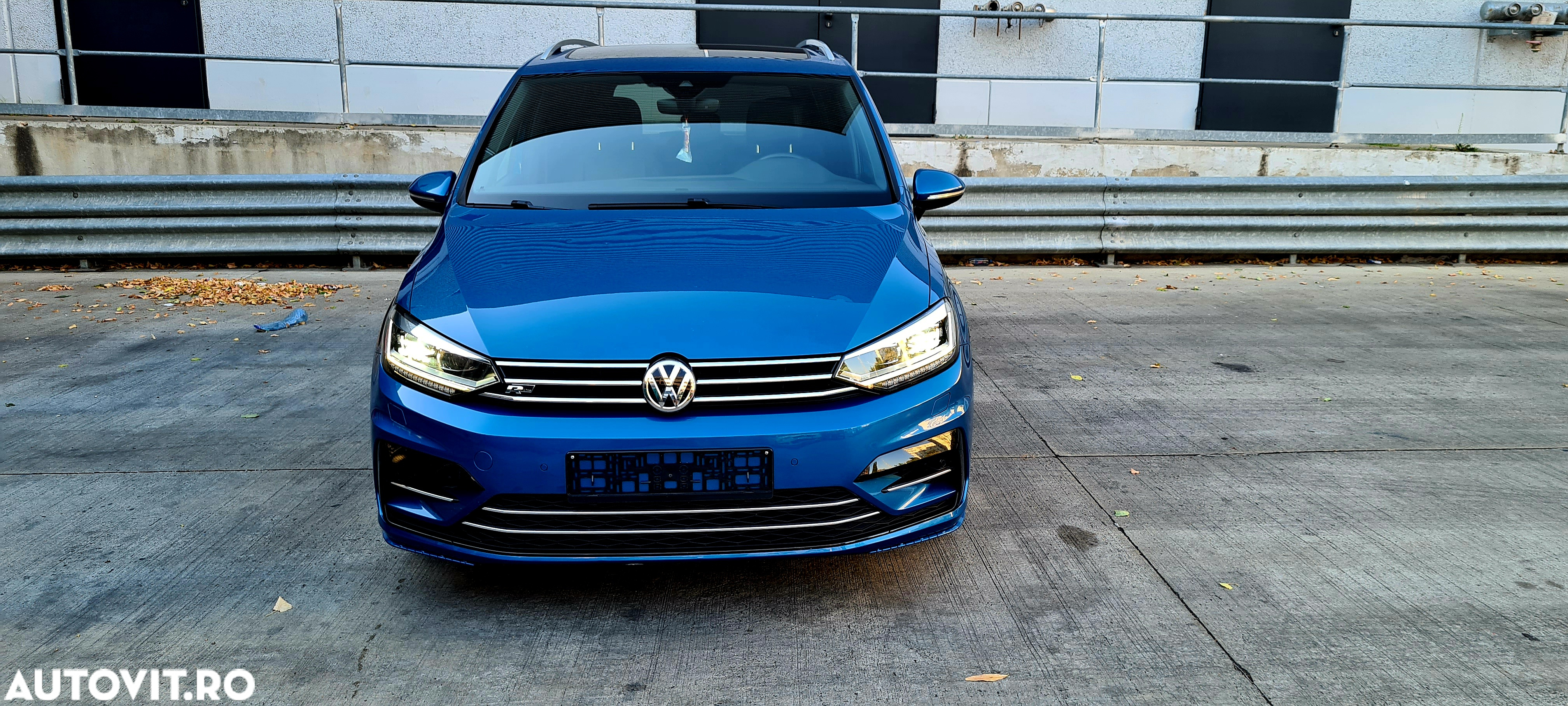 Volkswagen Touran - 4