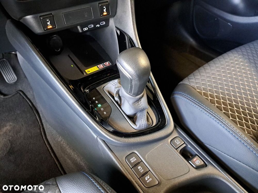 Toyota Yaris Hybrid 1.5 Premiere Edition - 27