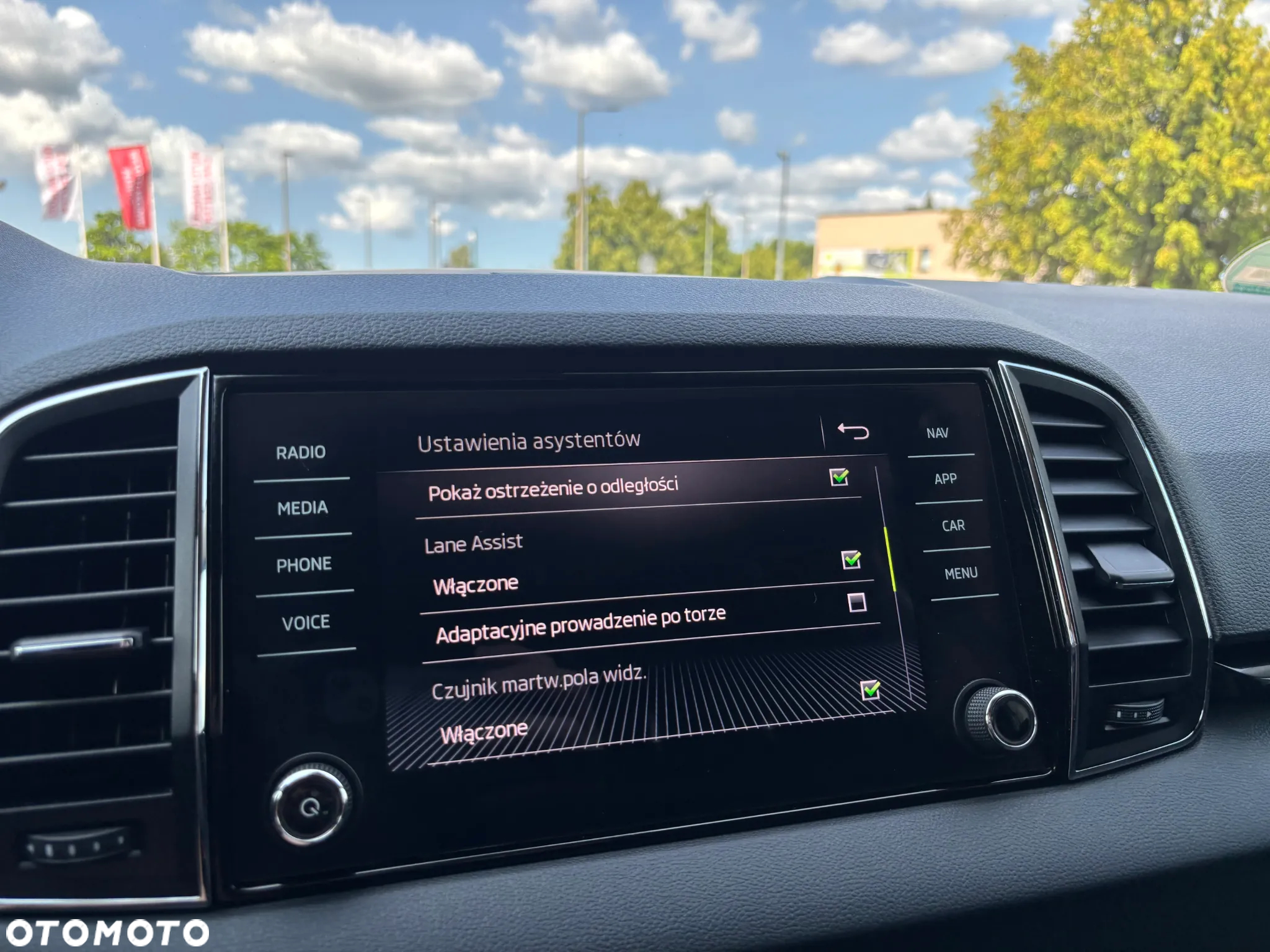 Skoda Karoq 1.5 TSI DSG Style - 24
