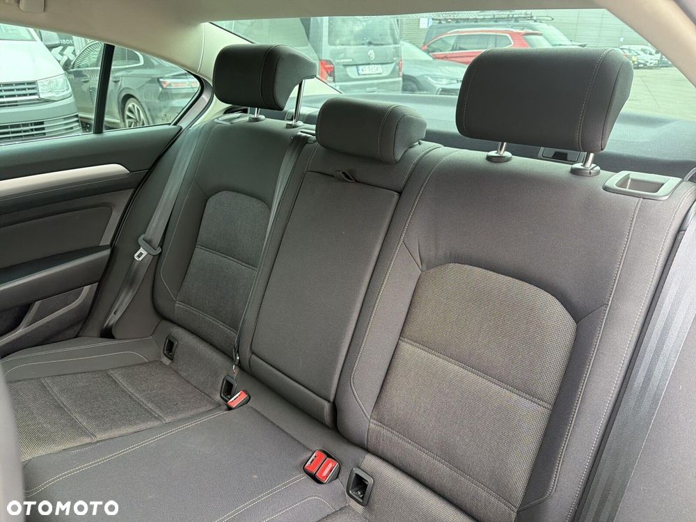 Volkswagen Passat 2.0 TDI SCR Comfortline DSG - 17