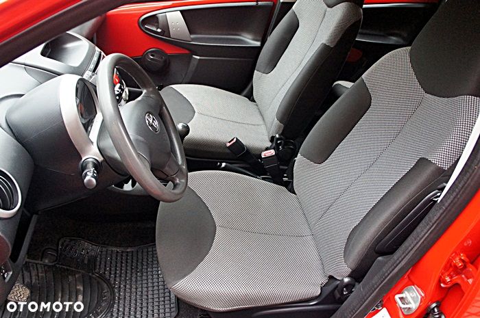 Toyota Aygo CoolRed - 15