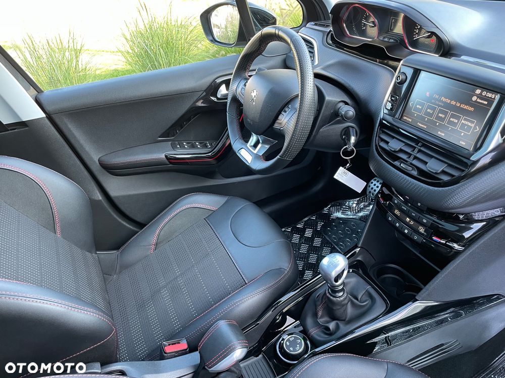 Peugeot 2008 PureTech 110 Stop&Start GT-Line Edition - 12