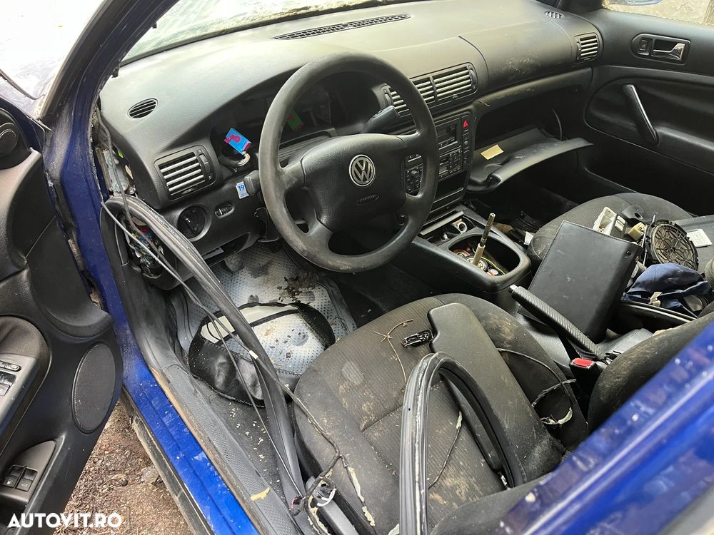 Dezmembrez VW Volkswagen Passat B5.5 break albastru 1,6 benzina ALZ albastru 2002 - 8