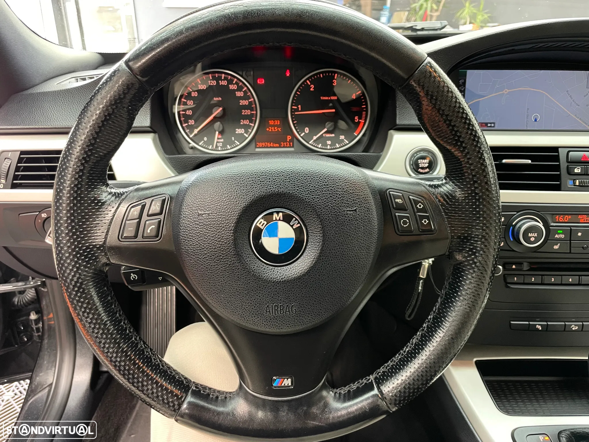 BMW 320 d Touring xDrive Navigation Auto - 8