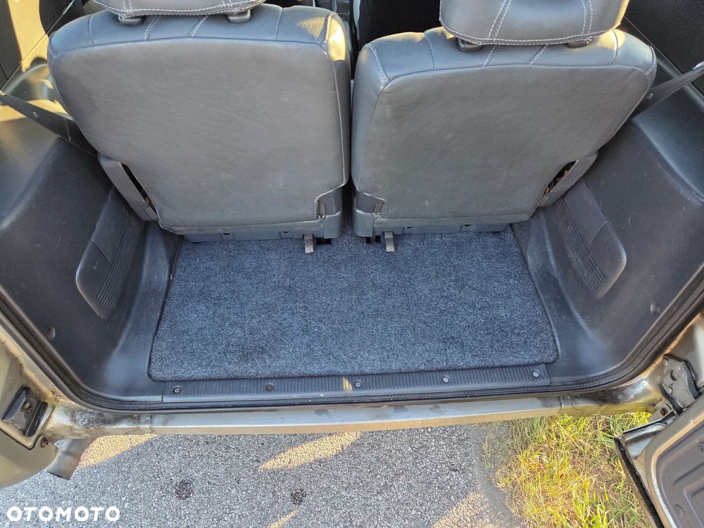 Toyota RAV4 2.0 - 8