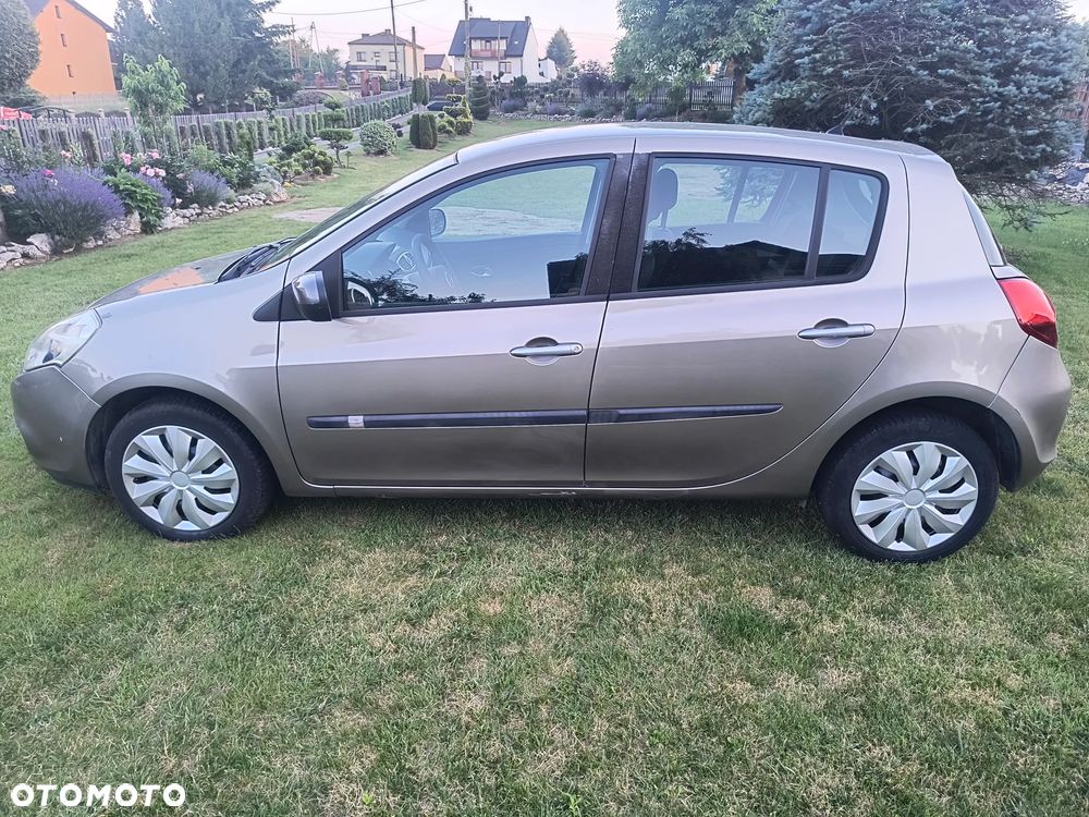 Renault Clio 1.2 16V Night&Day - 8