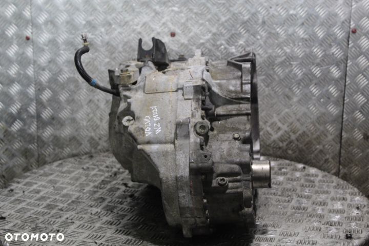 SKRZYNIA BIEGÓW AUTOMAT 4x4 VOLVO XC70 II 2.4D5 - 2