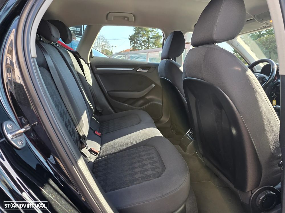 Audi A3 Sportback 1.6 TDI (clean diesel) S line Sport Pack - 45